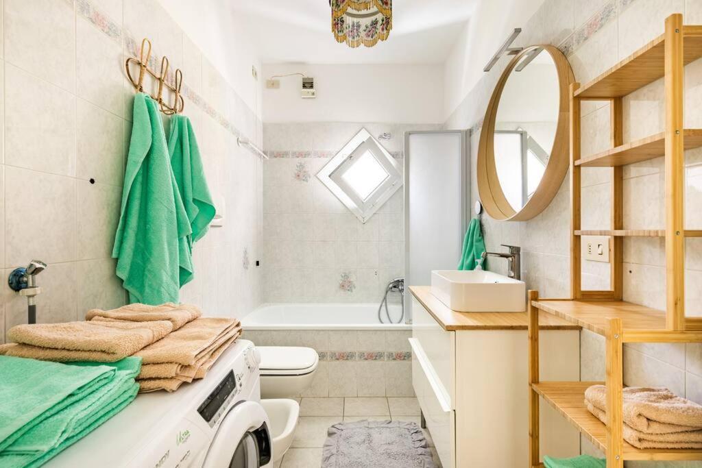 Centrale Vicino Spiagge E Ciclabile + Box-Auto ! Apartment Arma di Taggia Bagian luar foto