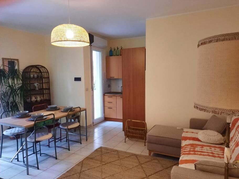 Centrale Vicino Spiagge E Ciclabile + Box-Auto ! Apartment Arma di Taggia Bagian luar foto