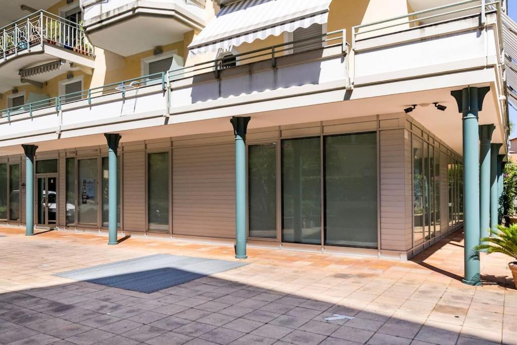 Centrale Vicino Spiagge E Ciclabile + Box-Auto ! Apartment Arma di Taggia Bagian luar foto